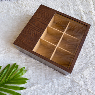 กล่องไม้สน ฝาอะคริลิค งานแบ่งช่อง บุกำมะหยี่ (Wooden box)