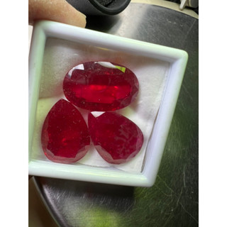 ทับทิม รูบี้( 3 เม็ด) พลอย อัด ทับทิม สีแดง  เพชร....สีแดง RUBY 115 กะรัต(CARATS) PEA18X25,17X26 mm มิล  RUBY LAB