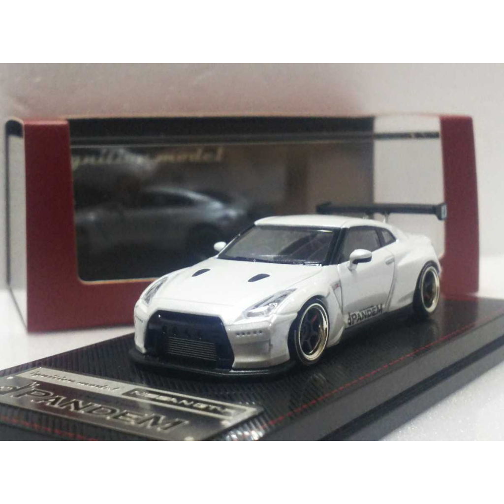 PANDEM R35 GT-R WHITE 1:64 (Ignition Model)