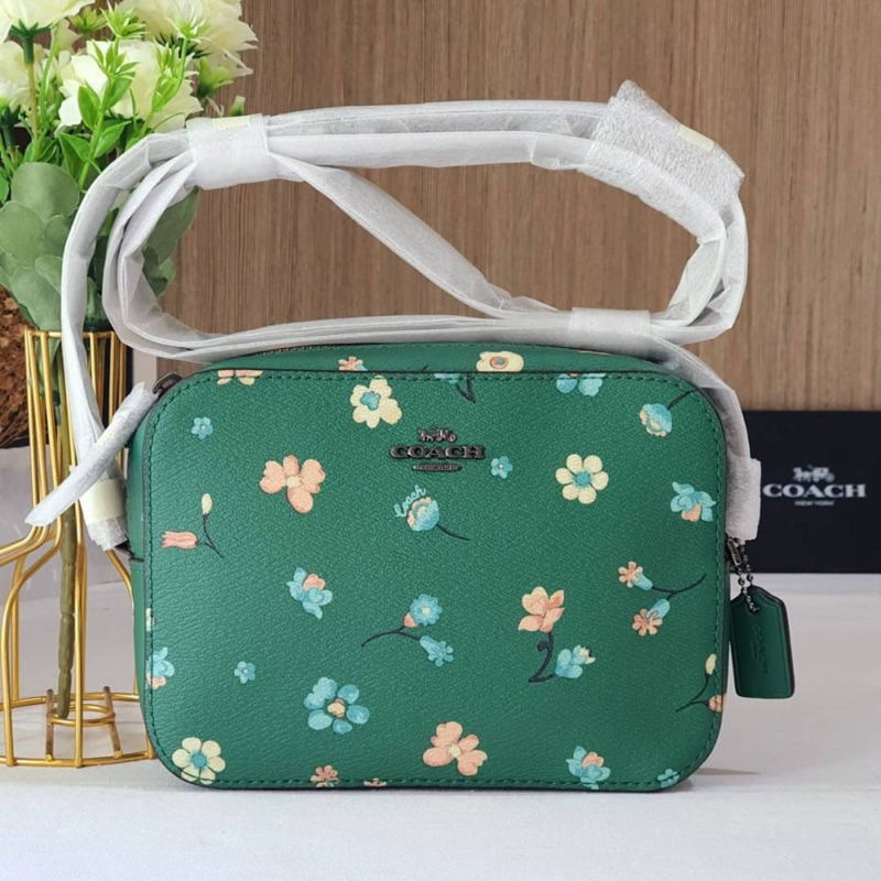 👑ผ่อน0%~แท้100%👑c8699 สีเขียว กระเป๋าสะพาย Coach Mini Camera Bag With Mystical Floral Print