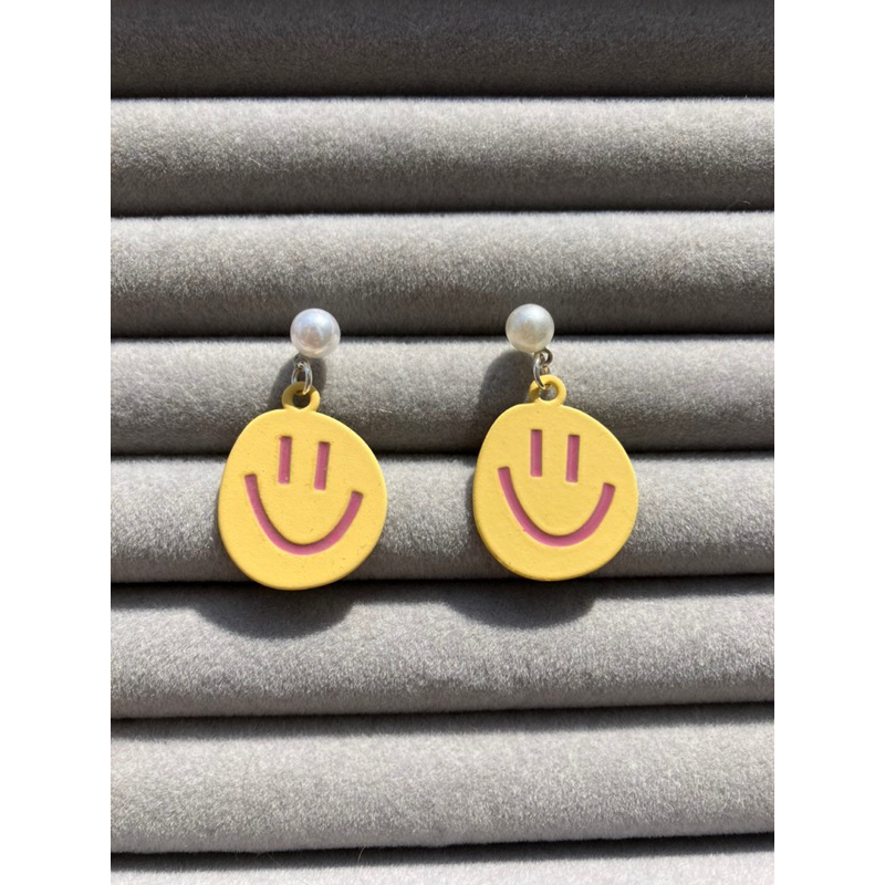 ต่างหูหน้ายิ้มน่ารักมาก