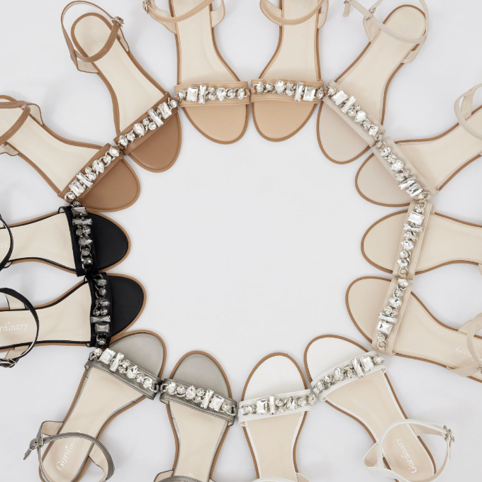 (พร้อมส่ง) Gordinary Blair รองเท้าเพชร 36-42 *เท้าอวบต้องเพิ่มไซส์*  (CH-569)