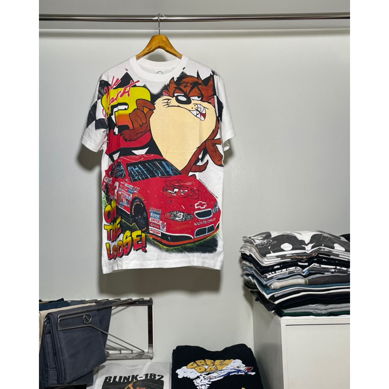 เสื้อยืดการ์ตูนมือหนึ่ง TAZMANIAN DEVIL LOONEY TUNES NASCAR AOP MODERN BOOTLEG TEES T-SHIRT Size L ม