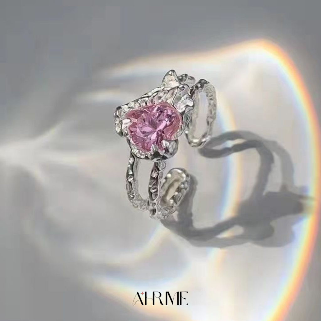 RI001 แหวนเจ้าหญิง สีเงิน แต่งพลอยสีชมพู ✨ahrime.bkk