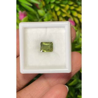 พลอย เขียวส่อง (ฺGreen Sapphire) 1.30 กะรัต (Cts.)