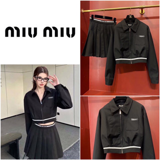 ชุดเซ็ต MIU MIU CROP JACKET WITH PLEATED MINI SKIRT