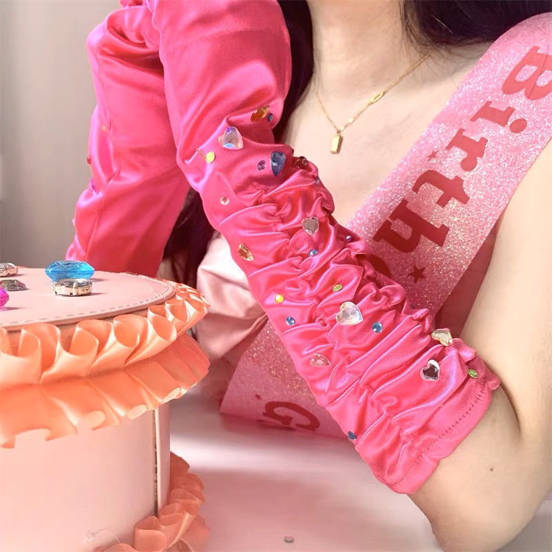 blinkgirl〰️พร้อมส่ง   ถุงมือวันเกิด ฟิลเจ้าหญิง มีเพชรแบบติดแถมให้ด้วยน้า ถ่ายรูปออกมาแล้วปังมาก ถุงมือ ถุงมือปาร์ตี้