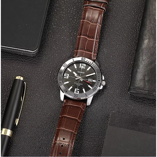 นาฬิกาCasio แท้ รุ่น MTP-VD01L-1B  นาฬิกาข้อมือผู้ชายสายหนังสีน้ำตาล หน้าปัดดำ- ของแท้ 100% รับประกันสินค้า 1 ปี