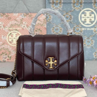 🤎🤎รุ่นแม่อั้มยอดฮิต TORY BURCH KIRA QUILTED SMALL SATCHEL กระเป๋าถือหนังสีน้ำตาลเข้ม สวยมากค่ะรุ่นนี้🤎🤎