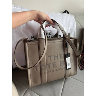 (ผ่อน0%) กระเป๋าสะพายข้าง Marc jacobs mini the tote bag cement หนังแท้ สีเทา