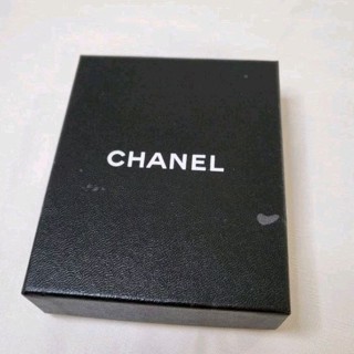 CHANEL กล่องใส่เครื่องประดับ  สีขาวดำ