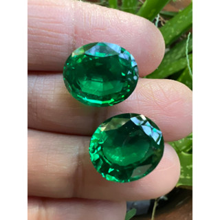 มรกต สี เขียว นาโน สังเคราะห์ ขนาด 12X14 มม รูป EMERALD OVAL CUT 13 กะรัต 2 เม็ด nano green emerald size 12X14 mm