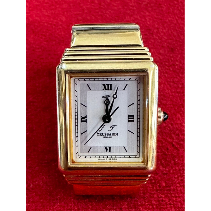 TRUSSARDI Quartz ตัวเรือนทองชุบ นาฬิกาผู้หญิง มือสองของแท้