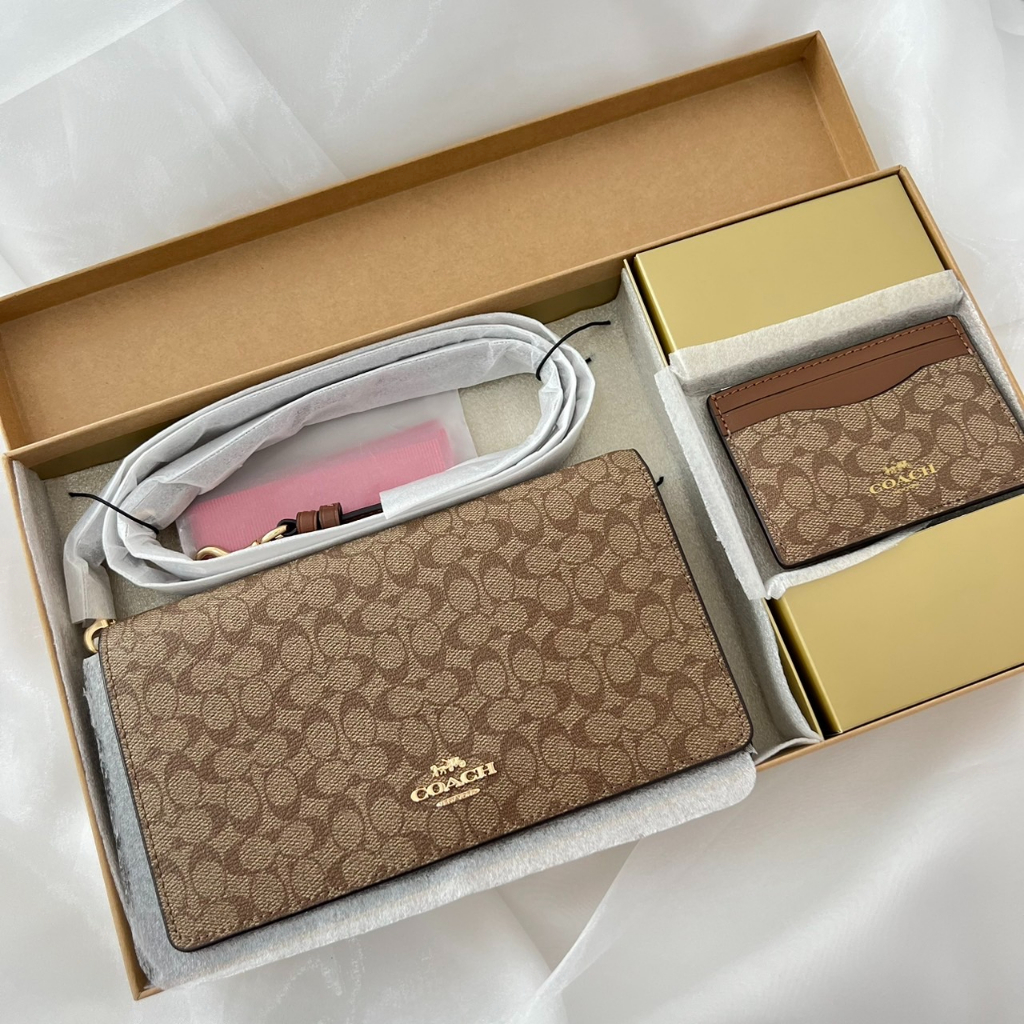 ของแท้100%พร้อมส่ง COACH CE879 Boxed Anna Foldover Clutch Crossbody And Card Case Set In Signature C