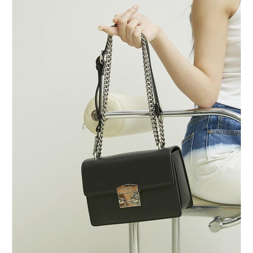 กระเป๋าสะพายสายโซ่ Labella Luna (size M)
