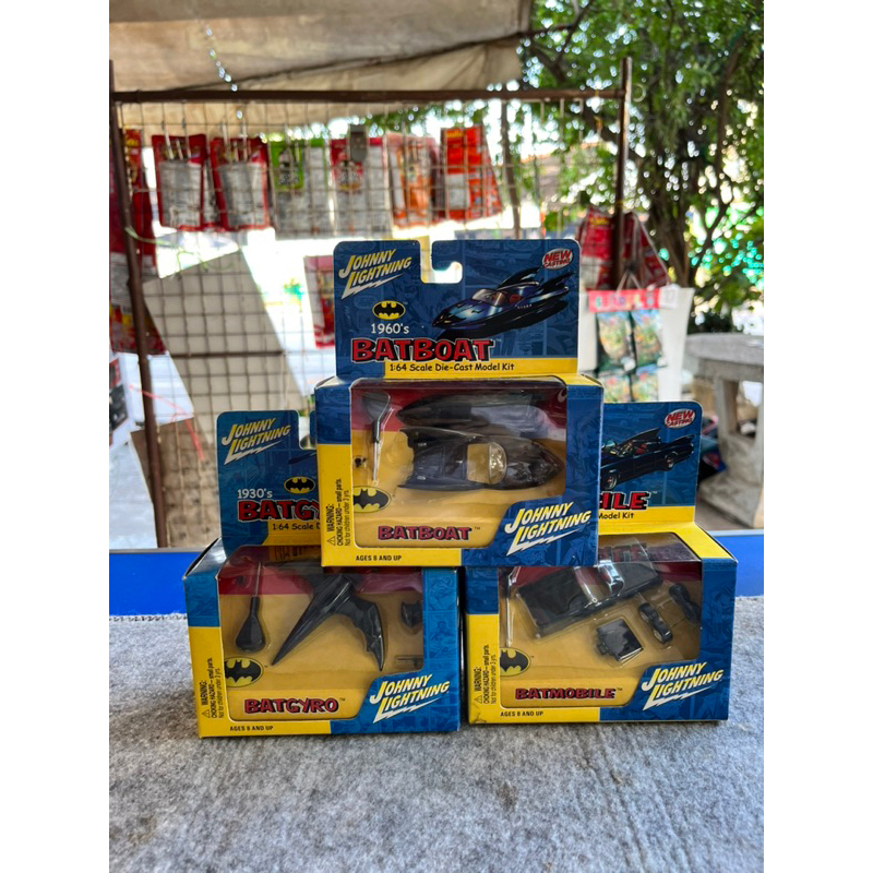 johnny lightning batmobile set 1/64