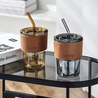 ส่งไว แก้วกาแฟ พร้อมหลอดแก้วสีใส มีที่จับกันความร้อน