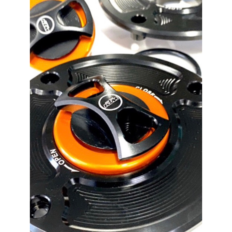 ฝาถังKRแต่ง(KTM)Cnc(มิเนียมอัลลอย) ดําส้ม วิคเตอร์ เซอปิโก้