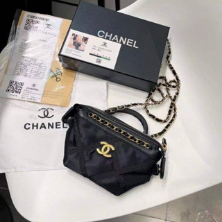 Chanel bag🖤 .  ใครชอบของแบรนด์ มาตำกันได้เลยน้า  งานฟลูเซ็มมีกล่องพร้อมใบด้วยจ้า  ขนาด 11✖️9 ✖️8📍