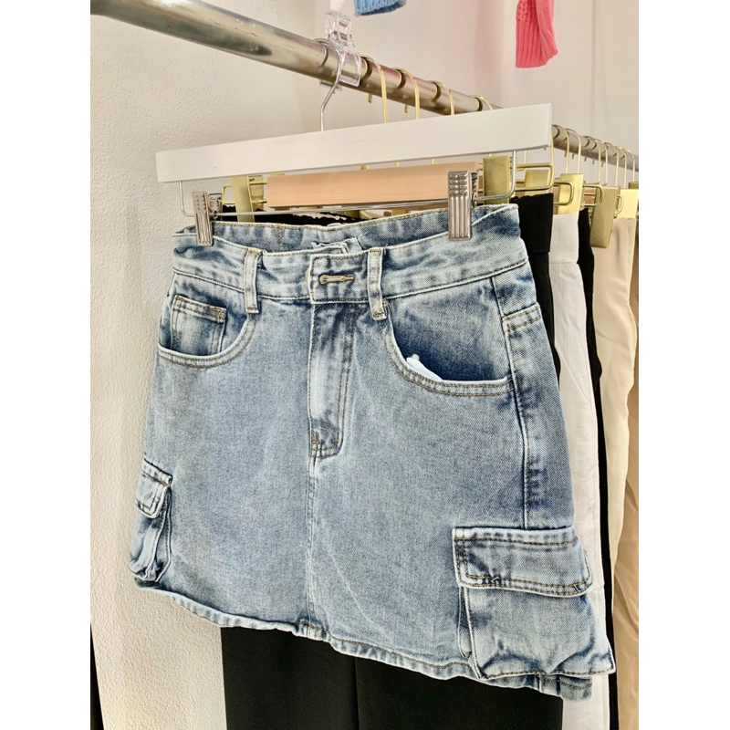 พร้อมส่ง~! ☂️ กระโปรงยีนทรงเอ ป้าย jiranan studio