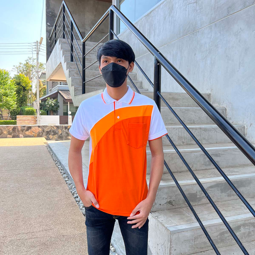 เสื้อโปโล ตัดต่อเฉียงสีส้มหลังขาวผ้าtkling แบบชาย มีกระเป๋าที่หน้าอก ด้านหลังของเสื้อ สีขาว