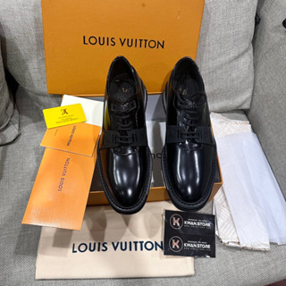 LV Vuitton shoes รองเท้าหนังสีดำ Size 44