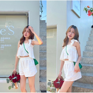 Set Cute Tie Shoulder Linen Set มาพร้อมกับเสื้อผูกไหล่ ปรับความยาวได้ กางเกงสุดน่ารัก ผ้าหนา ไม่บาง