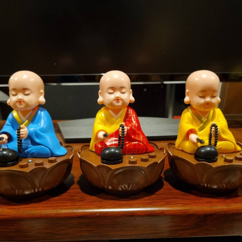 (A01) ตุ๊กตาพระน้อยเฟิงสุ่ย มีเสียง 6 บทสวด เสริมดวง การงาน การเงิน ค้าขาย
