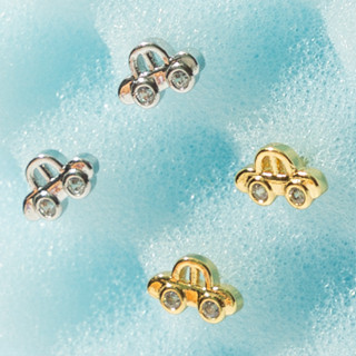 Lapaire l Tiny car earring