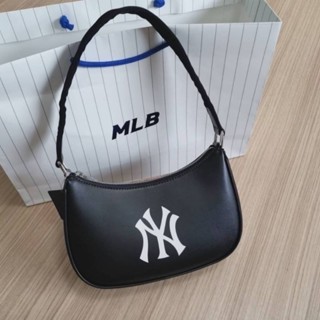 MLB hobo  รุ่นนี้เป็นหนัง สายสะพายเป็นผ้า