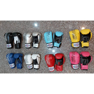 🥊นวมมวยผู้ใหญ่ นวมมวยเด็ก เป็นหนัง PU  มาตรฐานสากล คุณภาพดี มีขนาดไซส์ของเด็กและผู้ใหญ่ แบบมีสกรีน CHAMP 2