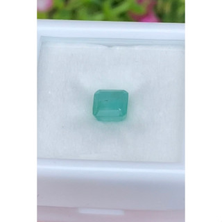 พลอย มรกต Natural Emerald แซมเบีย 0.93 กะรัต (Cts.)