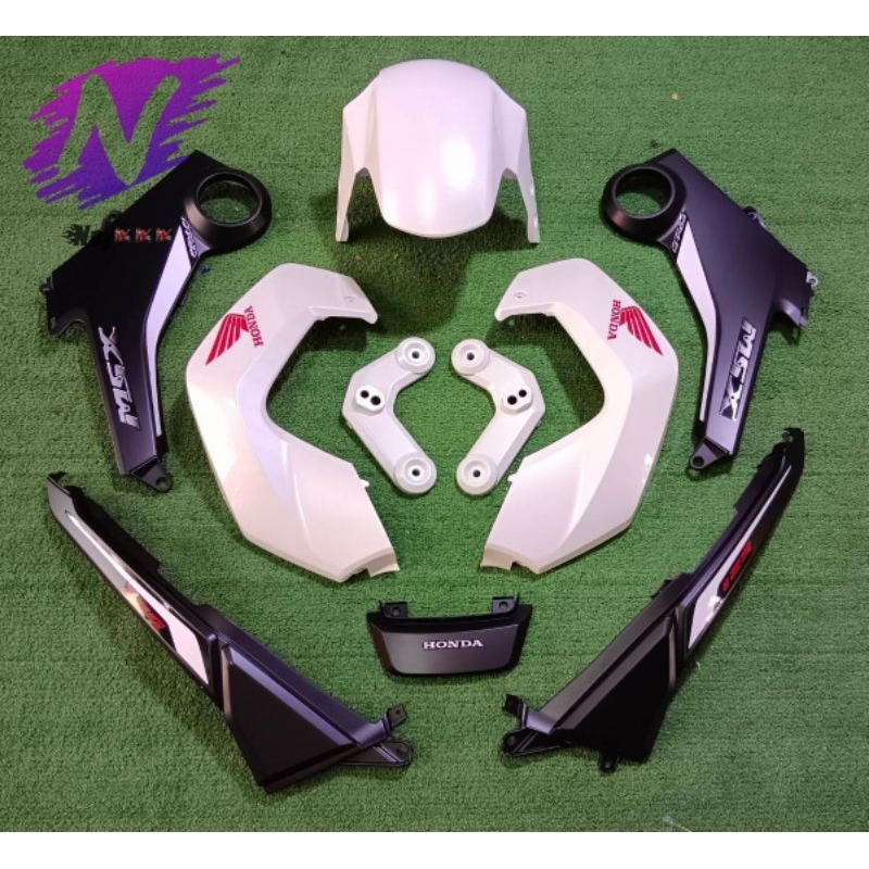 ชุดสี MSX 125ตัวเก่า ปี2012-2015 มีทั้งหมด 10ชิ้นลูกค้าสามารถเลือกสีและลายสติ๊กเกอร์ได้ตามต้องการทัก