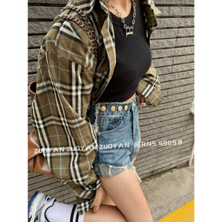 กางเกงขาสั้นผ้ายีนส์ฟอก VINTAGE BUTTONS WAIST FOLDED DENIM SHORTS