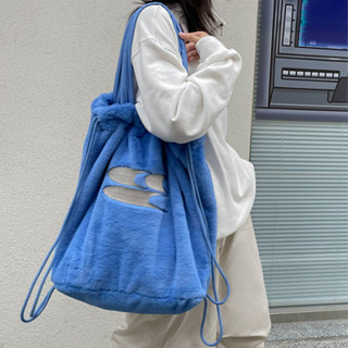 ✨พร้อมส่ง✨Crying Center Blue Shoulder Bag