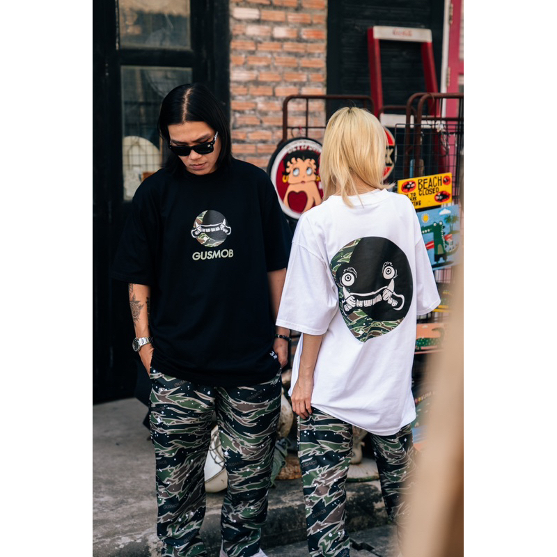 GUSMOB เสื้อยืด กัสม็อป เสื้อแฟชั่น ลาย SPACE TIGER CAMO