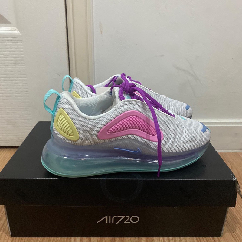 รองเท้า Nike Air Max 720 pastel sneakers