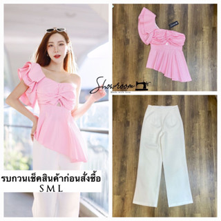 เซ็ตเสื้อเกาะบ่าดีไซน์สวยเก๋ไม่ซ้ำแบบใคร ทั้งจับจีบแต่งระบายดีเทลเยอะมากค่ะ มาในโทนสีชมพูลายทาง ตัวกางเกงขายาวสีขาว