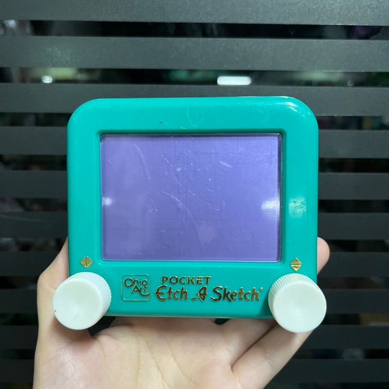 Pocket Etch A Sketch Classic Magic Screen ของเล่นร่างภาพ ของเล่นวาดภาพ วาดรูป **มือสอง**