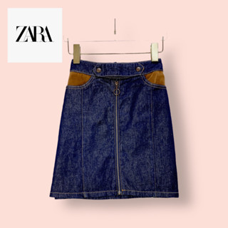 กระโปรง ZARA ผ้ายีนส์คอตต้อน100%  กระโปรงทรงสวยน่ารักมาก ผ้าสวย  แต่งหนัง ซิบข้าง-หลัง มีกระเป๋า2ข้าง