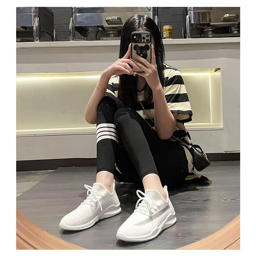 รองเท้าผ้าใบ แฟชั่น น้ำหนักเบาใส่วิ่งใส่เดินใส่เที่ยวใส่เล่น ได้อย่างมั่นใจสบายๆ KRG343 ราคา ถูกที่สุด ดีลบีเคเค แกลเลอรีภาพที่ 2