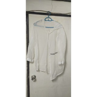 เสื้อผ้า มือสอง พร้อมส่ง สินค้าไม่มีตำหนิ อกแม่ค้า 38-40 " ลูกค้าใส่ได้ สอบถามเพิ่มเติมทักแชท ผ้าเบา มีฮู้ด เสื้อใส่คลุม