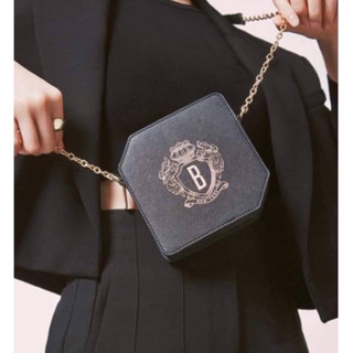 แท้💯 Bobbi Brown Crossbody Bag  กระเป๋า Premium Gift จากทางแบรนด์ Bobbi Brown เป็น กระเป๋าหนัง มีสายโซ่สะพาย สวย ดูแพง