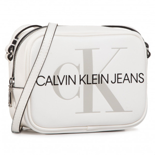 ✅ สินค้าใหม่ พร้อมส่ง! CALVIN KLEIN JEANS Camera Bag สีขาว