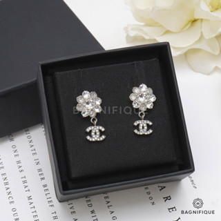 NEW CHANEL EARRING SUPER CYSTAL FLOWER 1.5 DAIMOND SHW