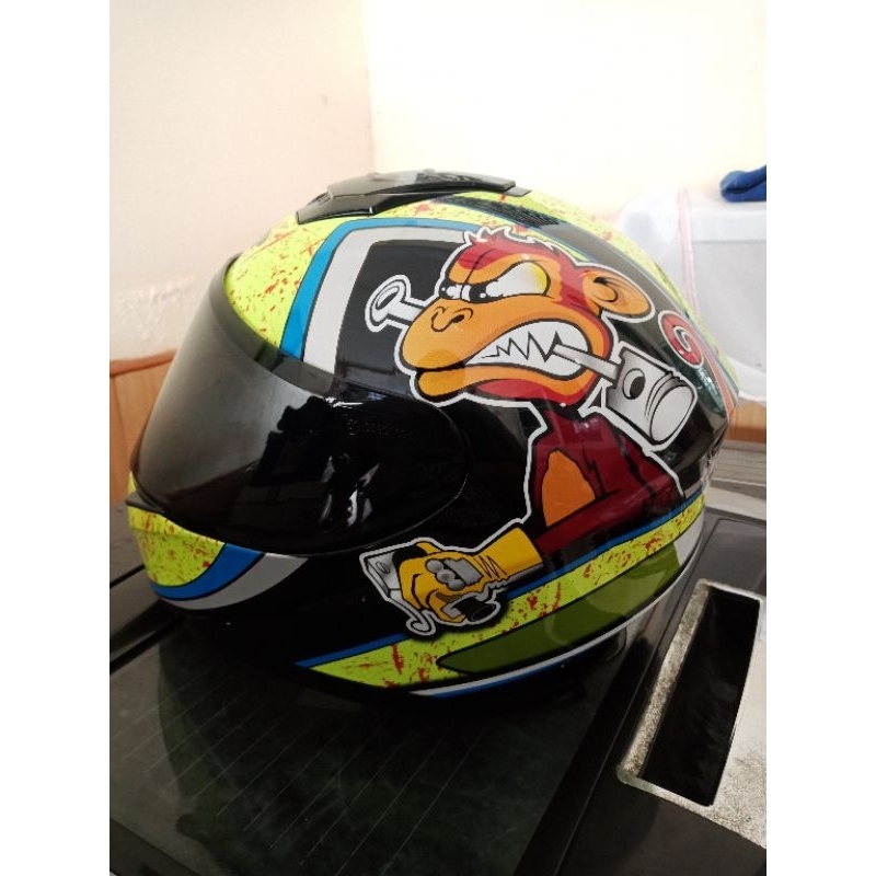 หมวกเต็มใบ Space crown.