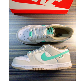 （ของแท้ 100 %）Nike Dunk Low (GS) "Split" รองเท้าผ้าใบลำลองแบบคลาสสิกสีขาวสีเขียวมิ้นท์