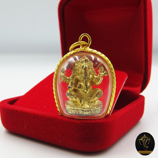 Ananta Ganesh ® จี้พระพิฆเนศ เลี่ยมทอง (ผ่านพิธีแล้ว) ขนาด 1" พร้อมกล่อง (เน้นเงิน งาน ความรัก) ไม่ลอก ไม่ดำ Ji02 Ji