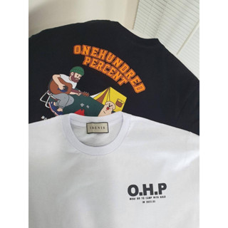 Oversized เสื้อยืดโอเวอร์ไซส์ลายคนกางเต้นท์O.H.Pอกซ้าย