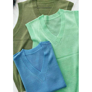 เสื้อกั๊กไหมพรมสีพื้นผ้านิ่ม
